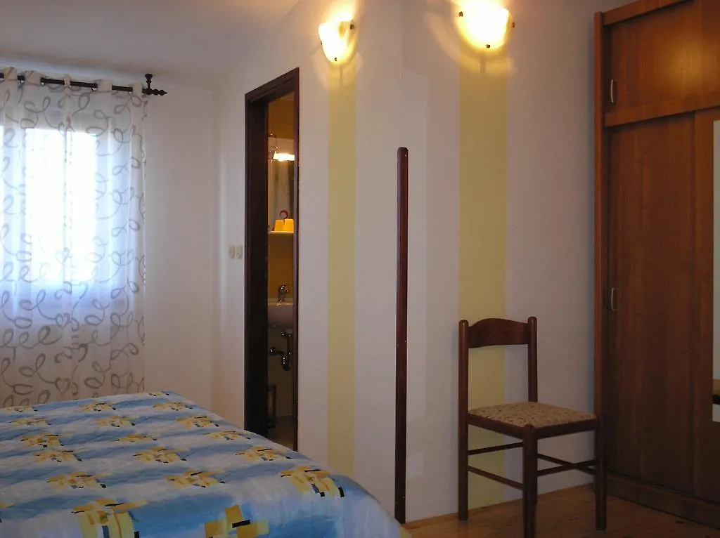 Rooms Matea Pula Guest house